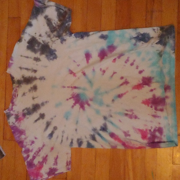 Used tie dye 100% cotton shirt, Medium, Gildan - Picture 3 of 4